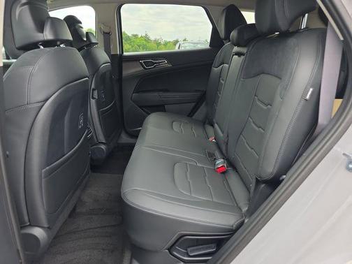 Wolf Gray 2026 Kia Sportage Hybrid SX-Prestige
