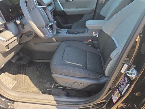 Aurora Black Pearl 2027 Kia Seltos S