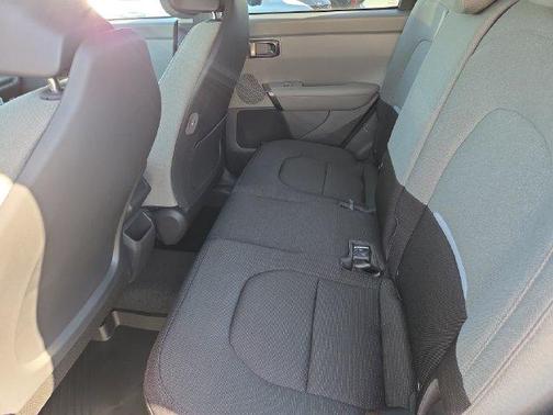 Aurora Black Pearl 2027 Kia Seltos S