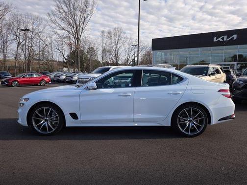 2025 Genesis G70 2.5T