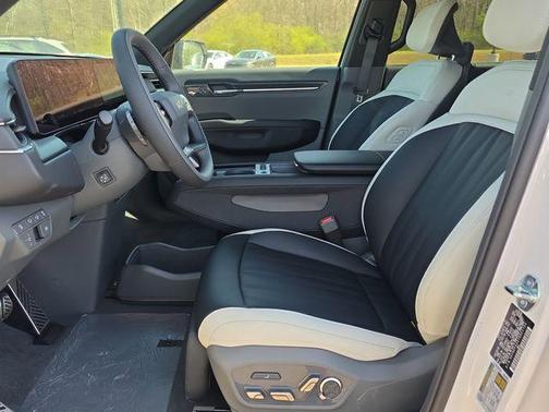 Glacier White 2026 Kia EV9 GT-Line