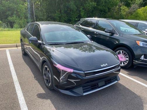 Aurora Black Pearl 2025 Kia K4 EX