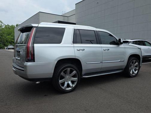Radiant Silver Metallic 2017 Cadillac Escalade Luxury