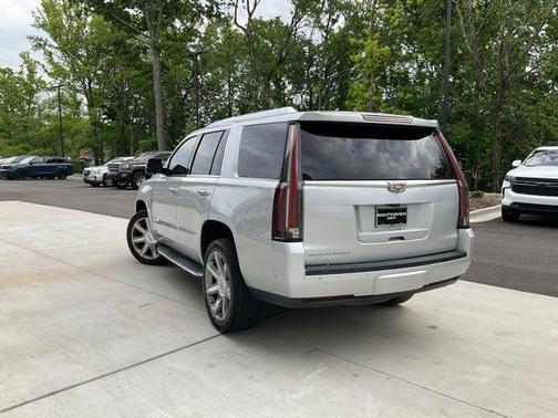 Radiant Silver Metallic 2017 Cadillac Escalade Luxury