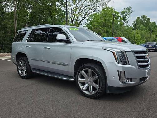 Radiant Silver Metallic 2017 Cadillac Escalade Luxury
