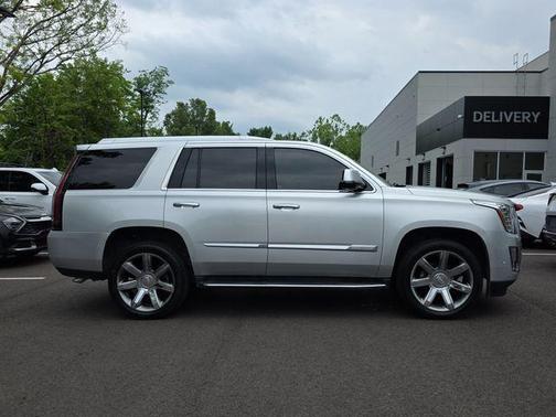 Radiant Silver Metallic 2017 Cadillac Escalade Luxury