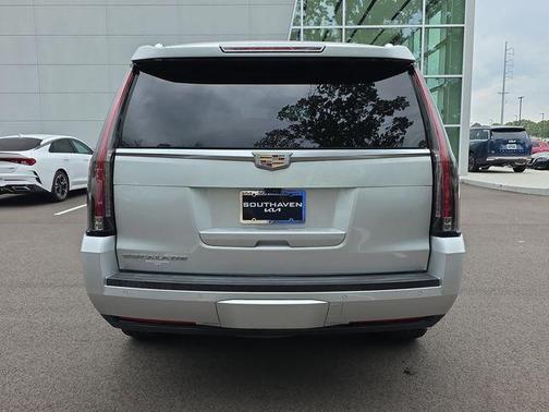 Radiant Silver Metallic 2017 Cadillac Escalade Luxury