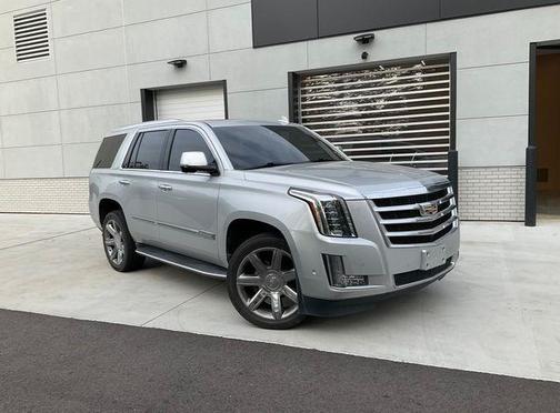 Radiant Silver Metallic 2017 Cadillac Escalade Luxury