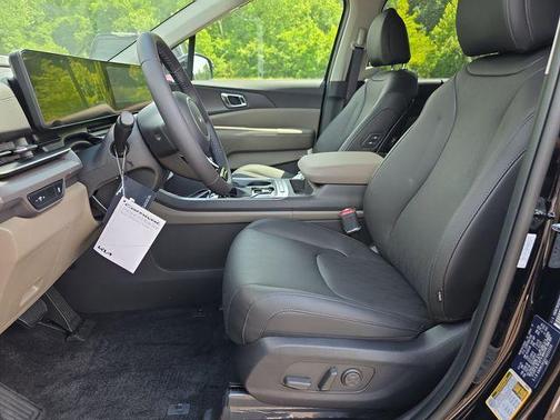 Aurora Black Pearl 2026 Kia Carnival EX