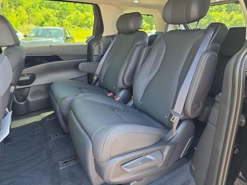 Aurora Black Pearl 2026 Kia Carnival Hybrid SX Prestige