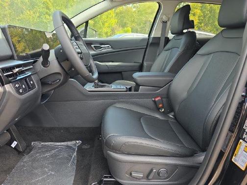 Ebony Black 2027 Kia Sportage EX