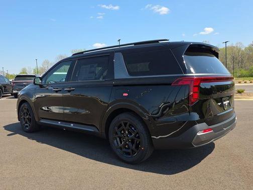 Aurora Black Pearl 2026 Kia Carnival SX