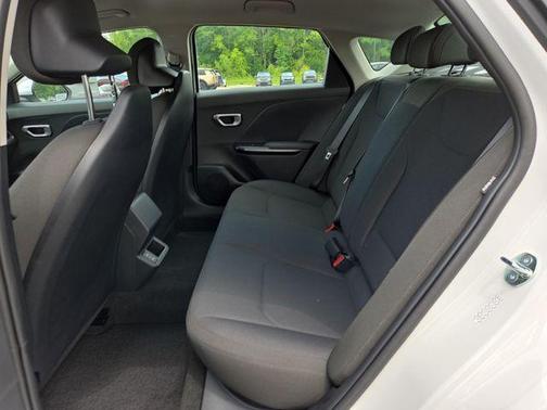 Snow White Pearl 2026 Kia K4 LXS