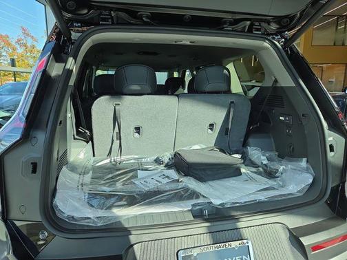 2026 Kia EV9 Light Short Range