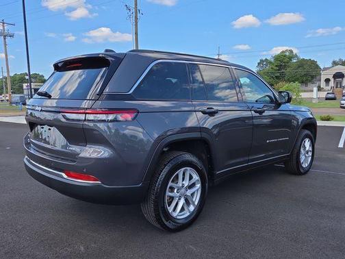 2024 Jeep Grand Cherokee Laredo