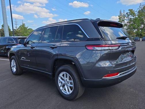 2024 Jeep Grand Cherokee Laredo