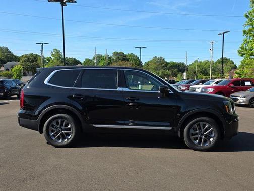 Ebony Black 2025 Kia Telluride LX