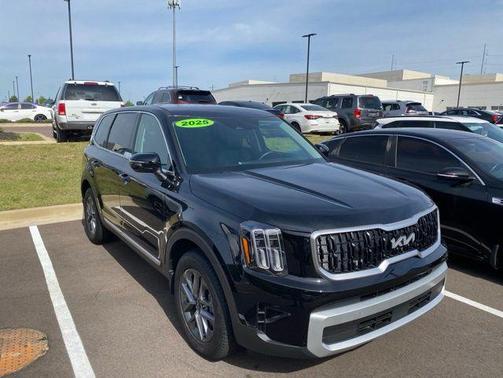 Ebony Black 2025 Kia Telluride LX