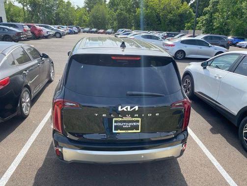 Ebony Black 2025 Kia Telluride LX