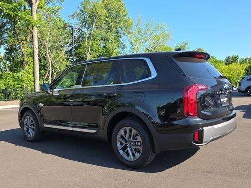 Ebony Black 2025 Kia Telluride LX