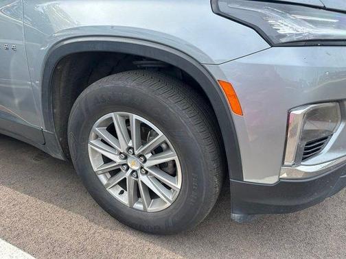 Sterling Gray Metallic 2023 Chevrolet Traverse LT Cloth