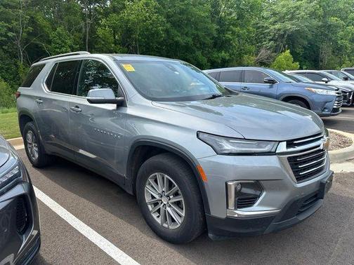 Sterling Gray Metallic 2023 Chevrolet Traverse LT Cloth