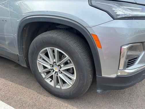 Sterling Gray Metallic 2023 Chevrolet Traverse LT Cloth