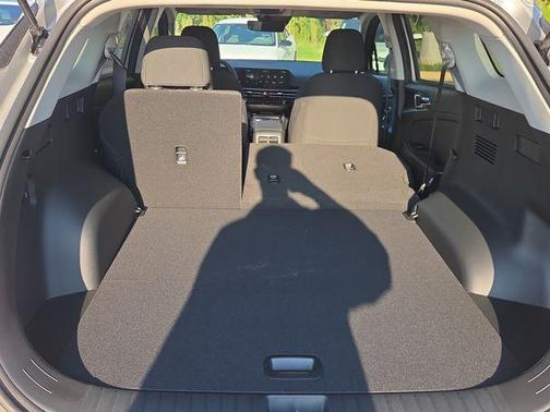 Gun Metallic 2017 Nissan Versa 1.6 SV