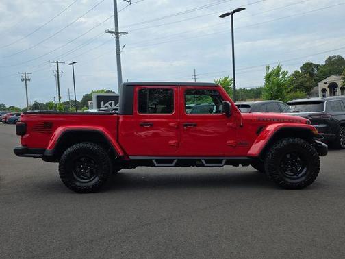 Firecracker Red Clearcoat 2020 Jeep Gladiator Rubicon
