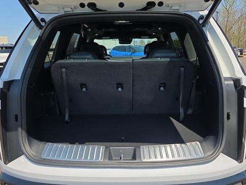 Glacial White Pearl 2027 Kia Telluride SX