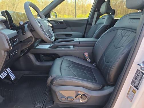 Glacial White Pearl 2027 Kia Telluride SX