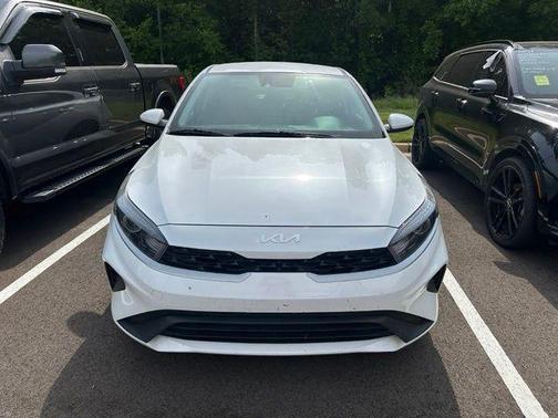 Snow White Pearl 2024 Kia Forte LXS