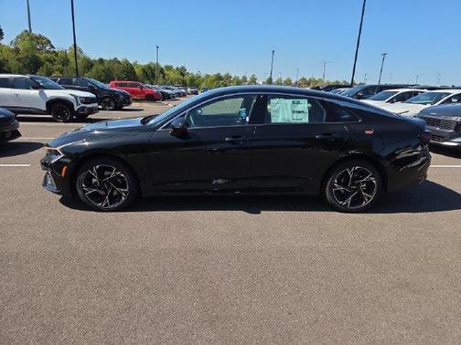 Aurora Black Pearl 2026 Kia K5 GT-Line