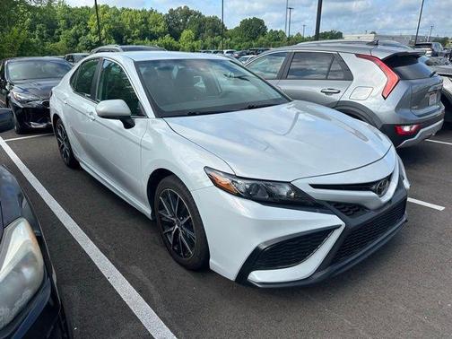 Ice 2024 Toyota Camry SE