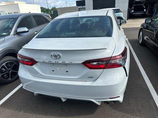 Ice 2024 Toyota Camry SE