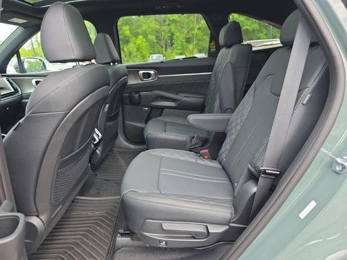 Green 2026 Kia Sorento Hybrid X-LINE SX PRESTIGE