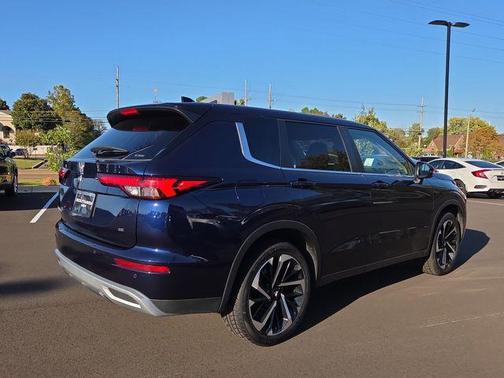 2024 Mitsubishi Outlander SE