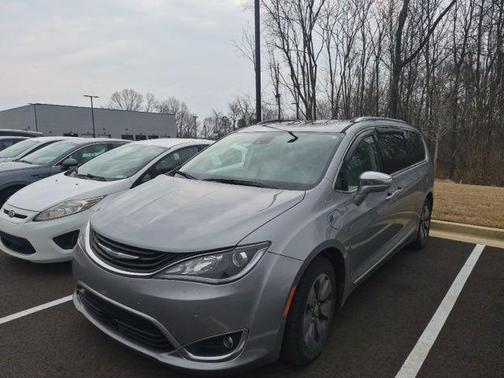 2018 Chrysler Pacifica Hybrid Limited