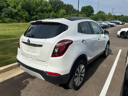 Summit White 2017 Buick Encore Preferred
