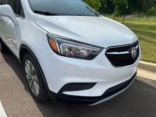 Summit White 2017 Buick Encore Preferred