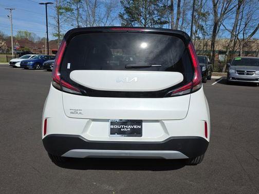 Snow White Pearl 2024 Kia Soul LX