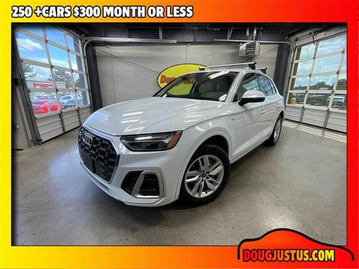 White 2022 Audi Q5 45 S line Premium
