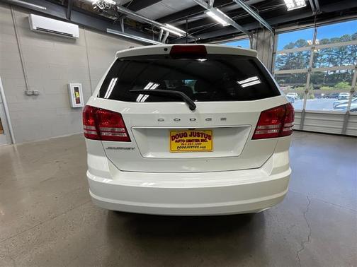 Vice White 2018 Dodge Journey SE