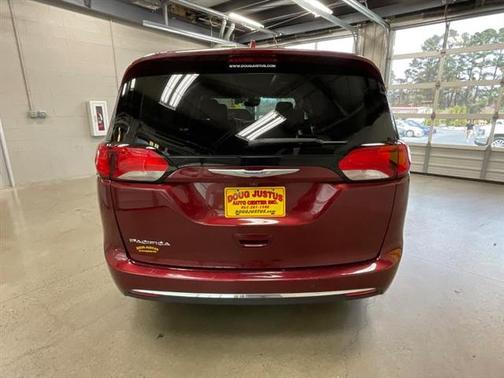 2018 Chrysler Pacifica Touring-L