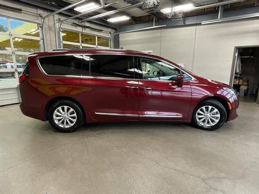2018 Chrysler Pacifica Touring-L