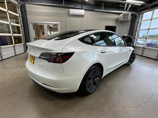Pearl White Multi-Coat 2022 Tesla Model 3 Long Range