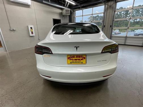 Pearl White Multi-Coat 2022 Tesla Model 3 Long Range