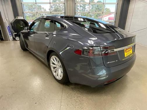 2017 Tesla Model S 60D