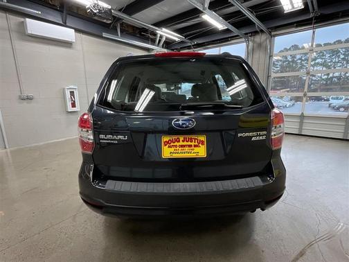 2016 Subaru Forester 2.5i