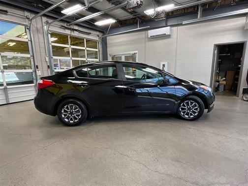 Aurora Black Pearl 2016 Kia Forte LX